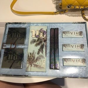 Urban Decay Makeup - Limited Edition Beach Collection Kit Urban Decay Makeup - Limited Edition Beach Collection Kit